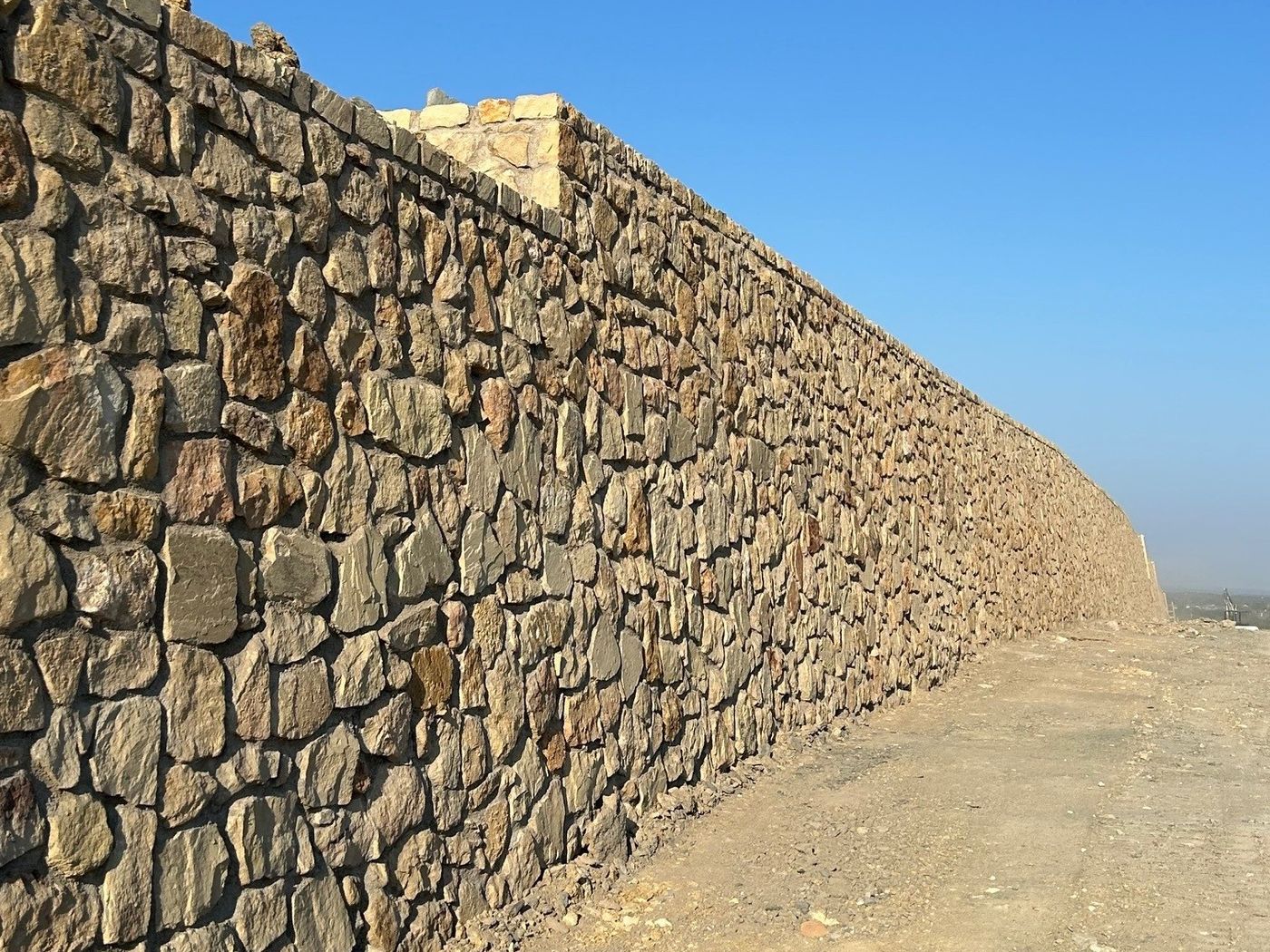 Long stone wall along a lot line, Northpointe West Ph 4, Fort Worth